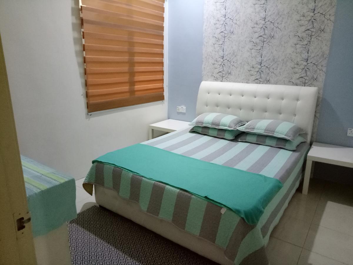 Miker Homestay Seri Iskandar Esterno foto