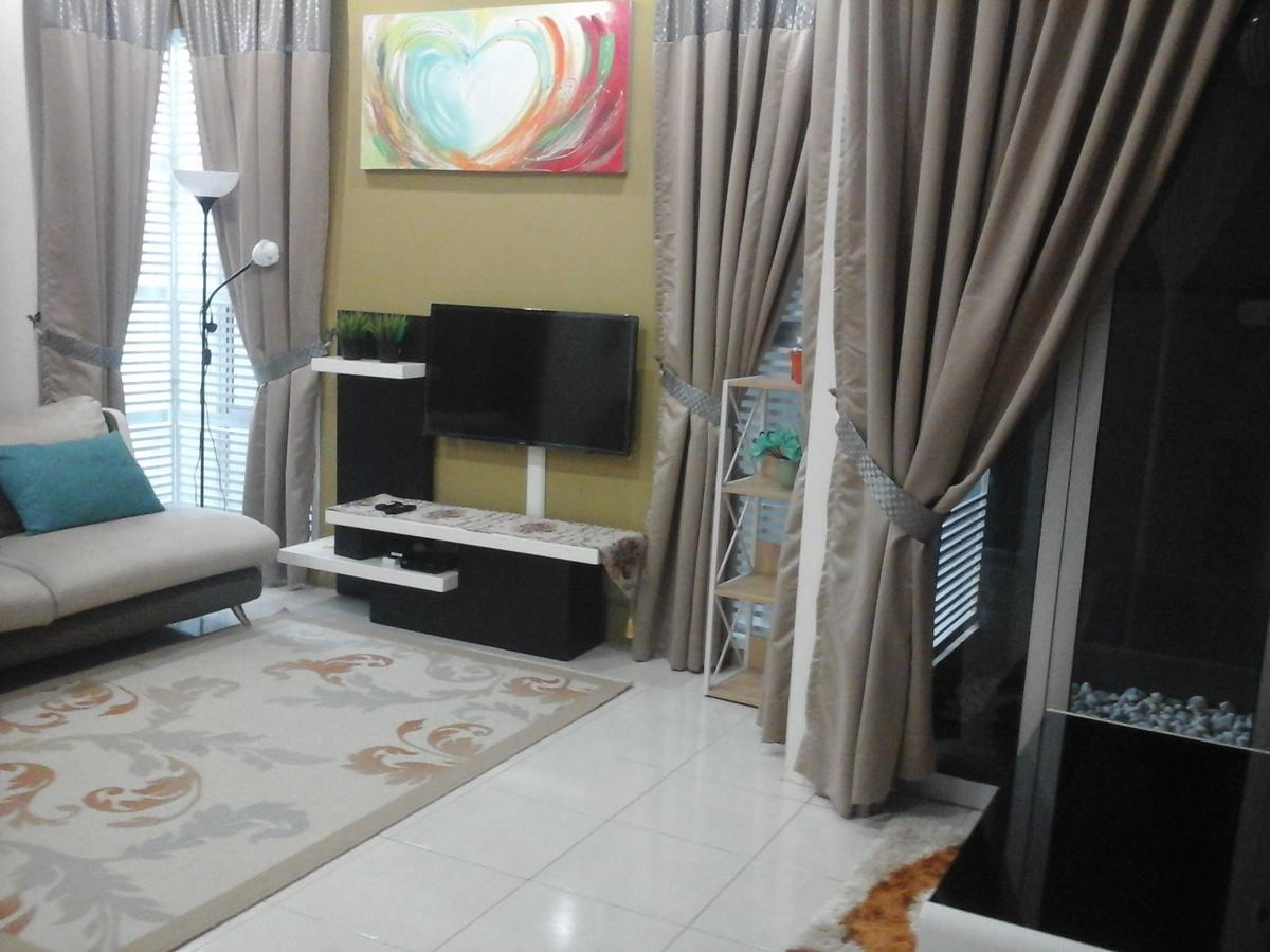 Miker Homestay Seri Iskandar Esterno foto